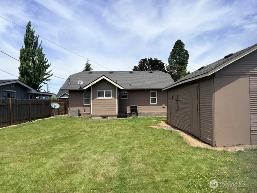 3009 Fir Longview WA 98632