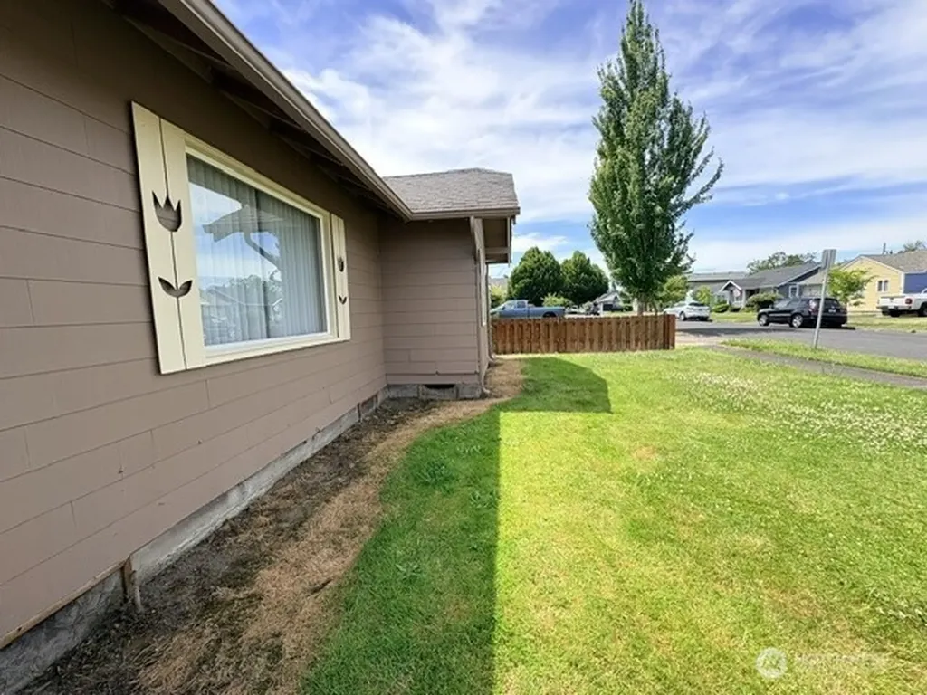 3009 Fir Longview WA 98632