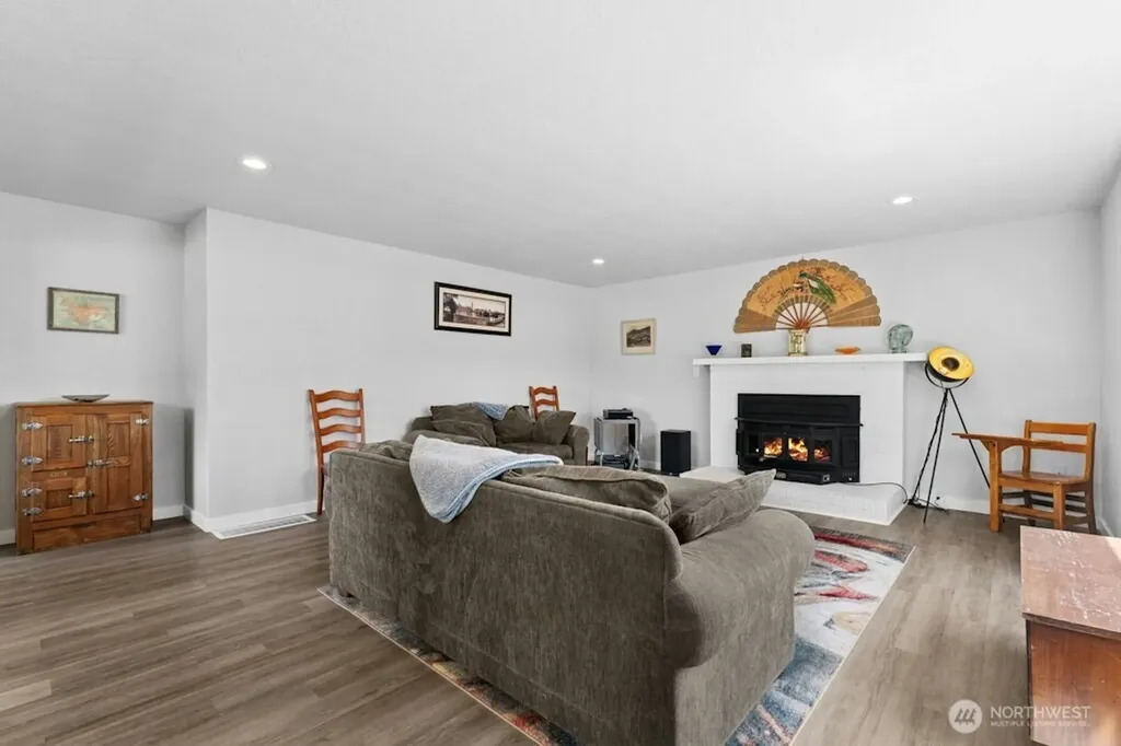 5305 64th St W University Place WA 98466