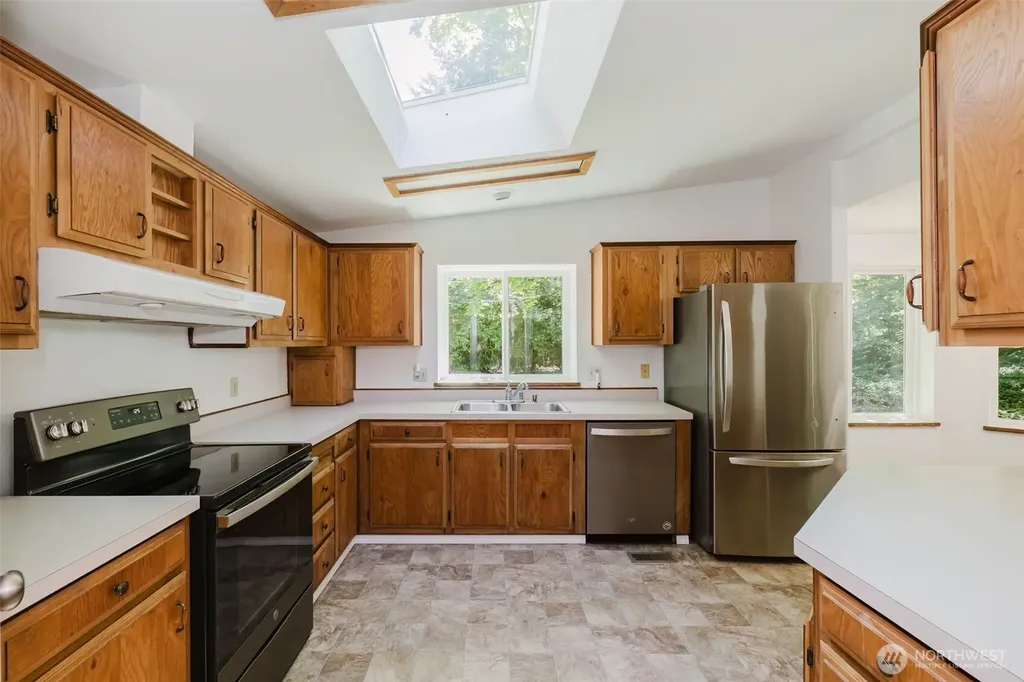 6525 SE Skycrest Lane Port Orchard WA 98366