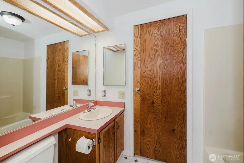 6525 SE Skycrest Lane Port Orchard WA 98366