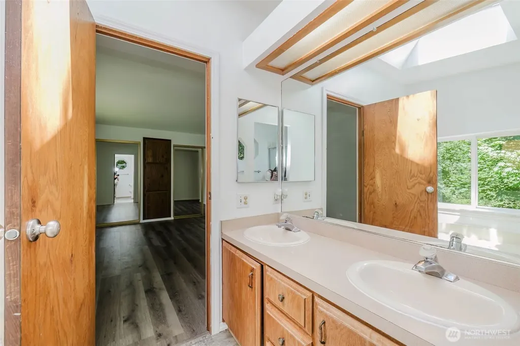 6525 SE Skycrest Lane Port Orchard WA 98366