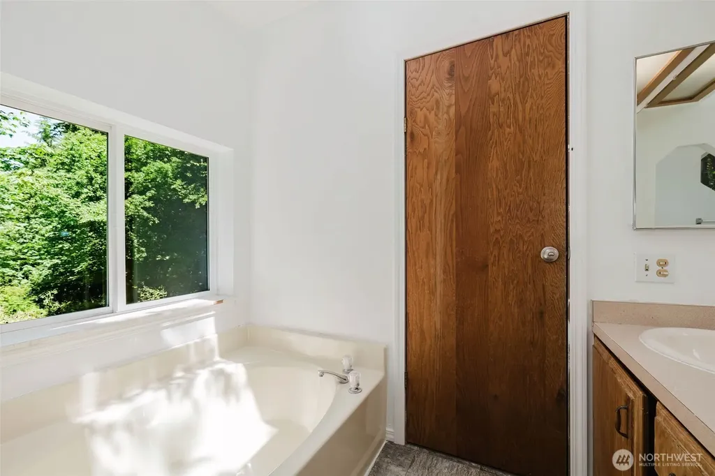 6525 SE Skycrest Lane Port Orchard WA 98366