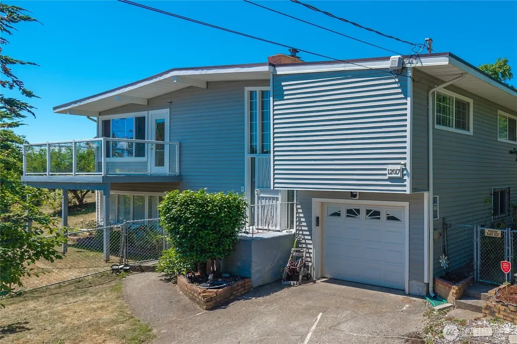 12017 64th Avenue S Seattle WA 98178