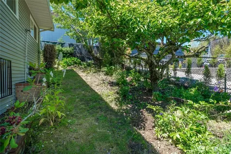 12017 64th Avenue S Seattle WA 98178