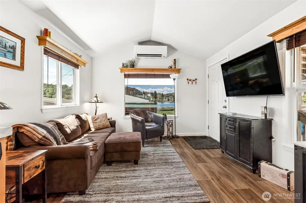 4707 Black Lake Belmore Road SW Olympia WA 98512