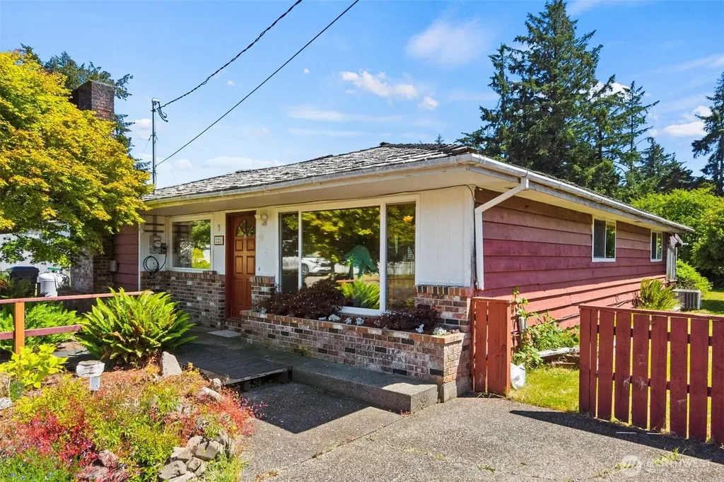 221 W Hunley Westport WA 98595