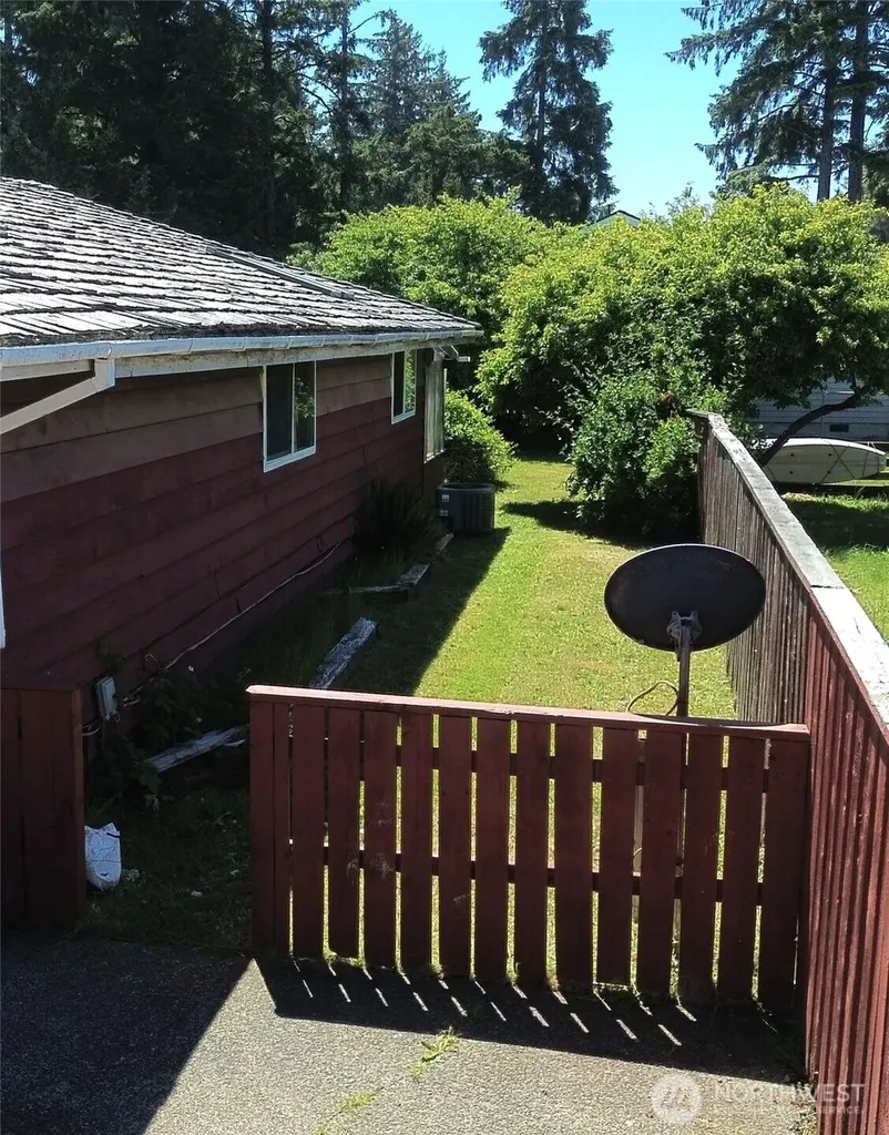 221 W Hunley Westport WA 98595