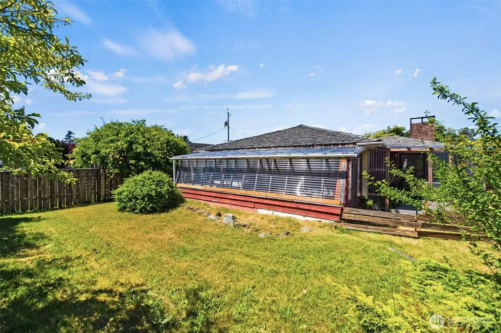 221 W Hunley Westport WA 98595