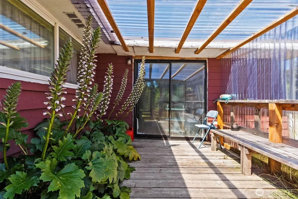 221 W Hunley Westport WA 98595