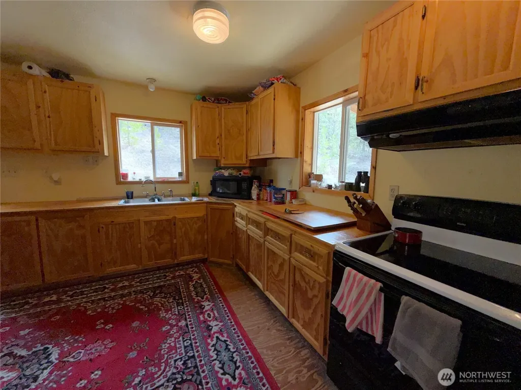 37 Gardner Creek Road Republic WA 99166