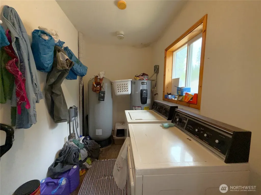37 Gardner Creek Road Republic WA 99166