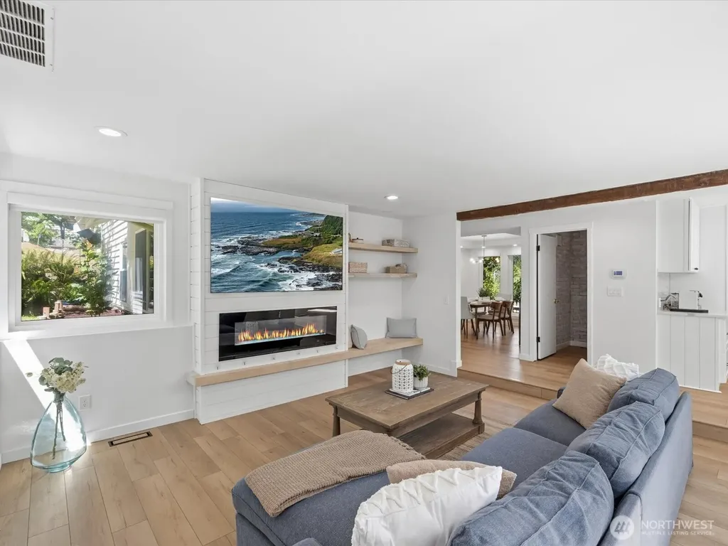 6914 163rd Place SW Edmonds WA 98026