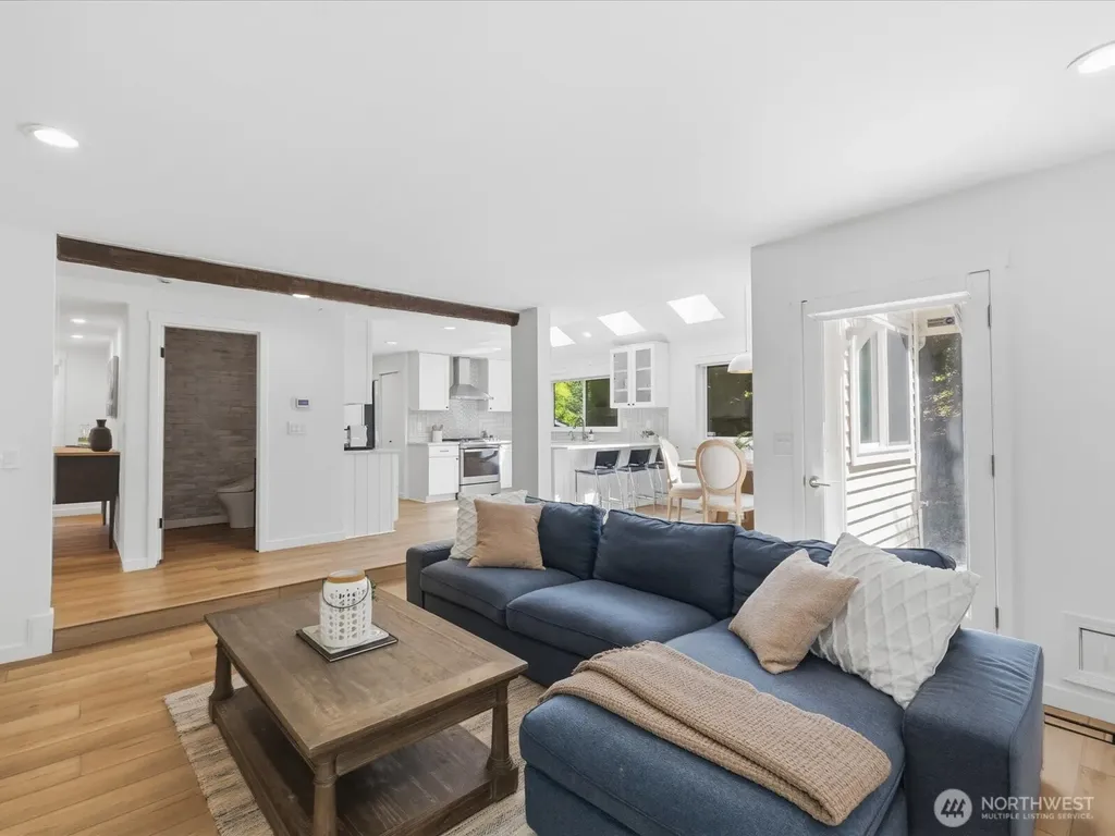 6914 163rd Place SW Edmonds WA 98026