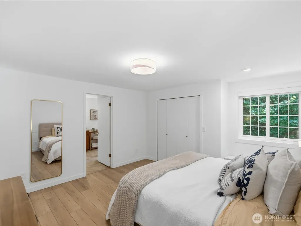 6914 163rd Place SW Edmonds WA 98026