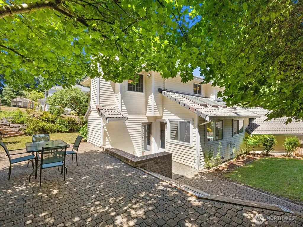 6914 163rd Place SW Edmonds WA 98026