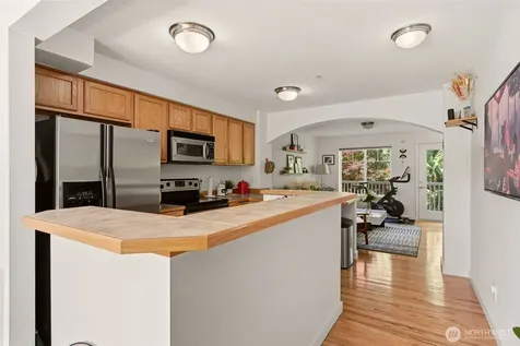 5710 198th Street SW Lynnwood WA 98036