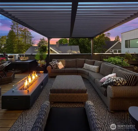 210 W Comstock Street Seattle WA 98119
