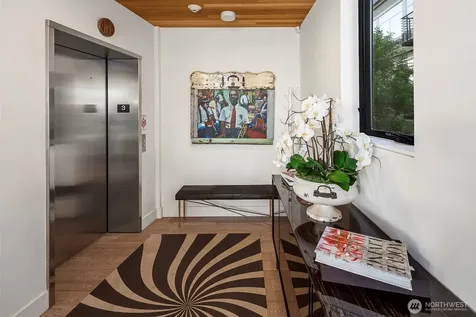 210 W Comstock Street Seattle WA 98119