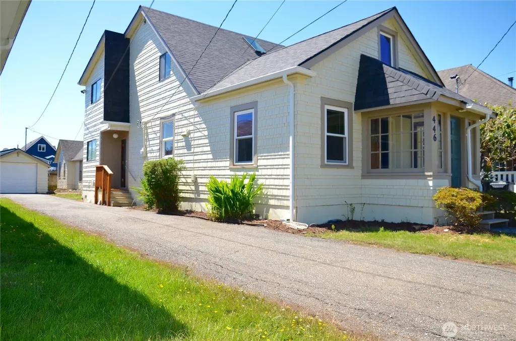 446 Eklund Avenue Hoquiam WA 98550