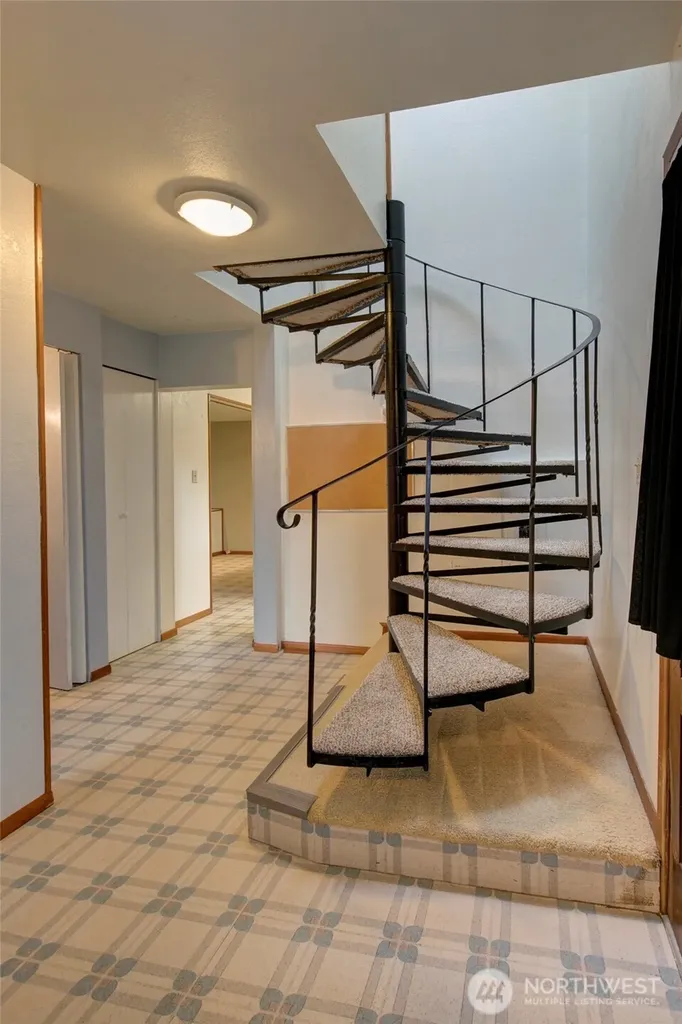 446 Eklund Avenue Hoquiam WA 98550