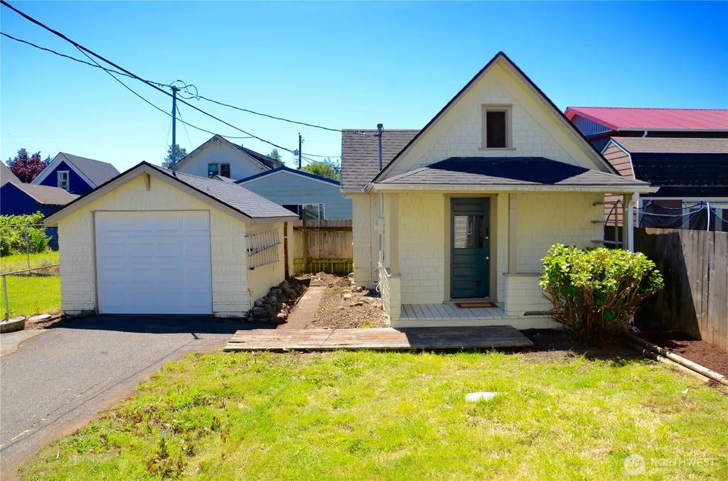 446 Eklund Avenue Hoquiam WA 98550
