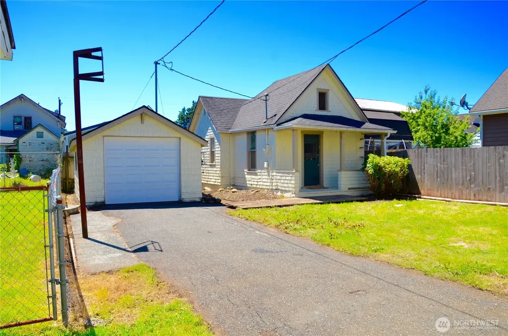 446 Eklund Avenue Hoquiam WA 98550