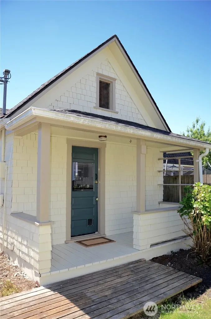 446 Eklund Avenue Hoquiam WA 98550