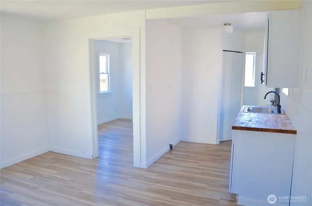 446 Eklund Avenue Hoquiam WA 98550
