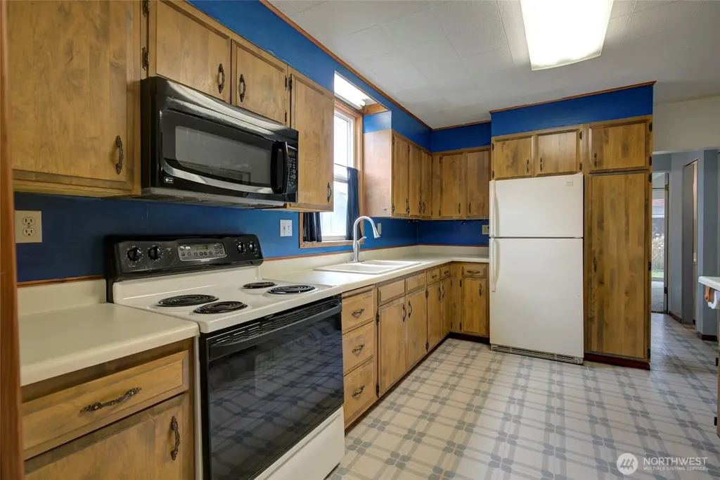 446 Eklund Avenue Hoquiam WA 98550