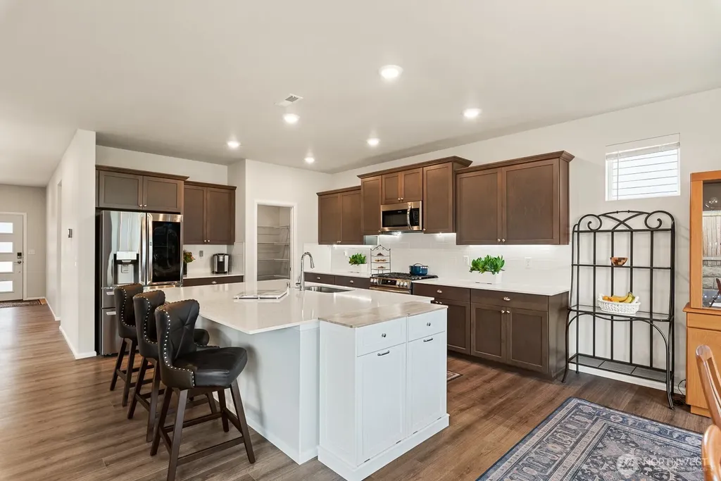 8223 284th Place NW Stanwood WA 98292