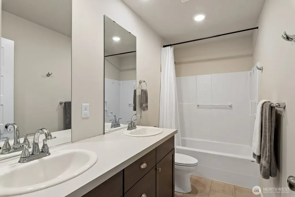 8223 284th Place NW Stanwood WA 98292
