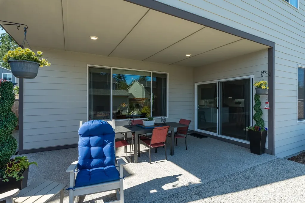8223 284th Place NW Stanwood WA 98292