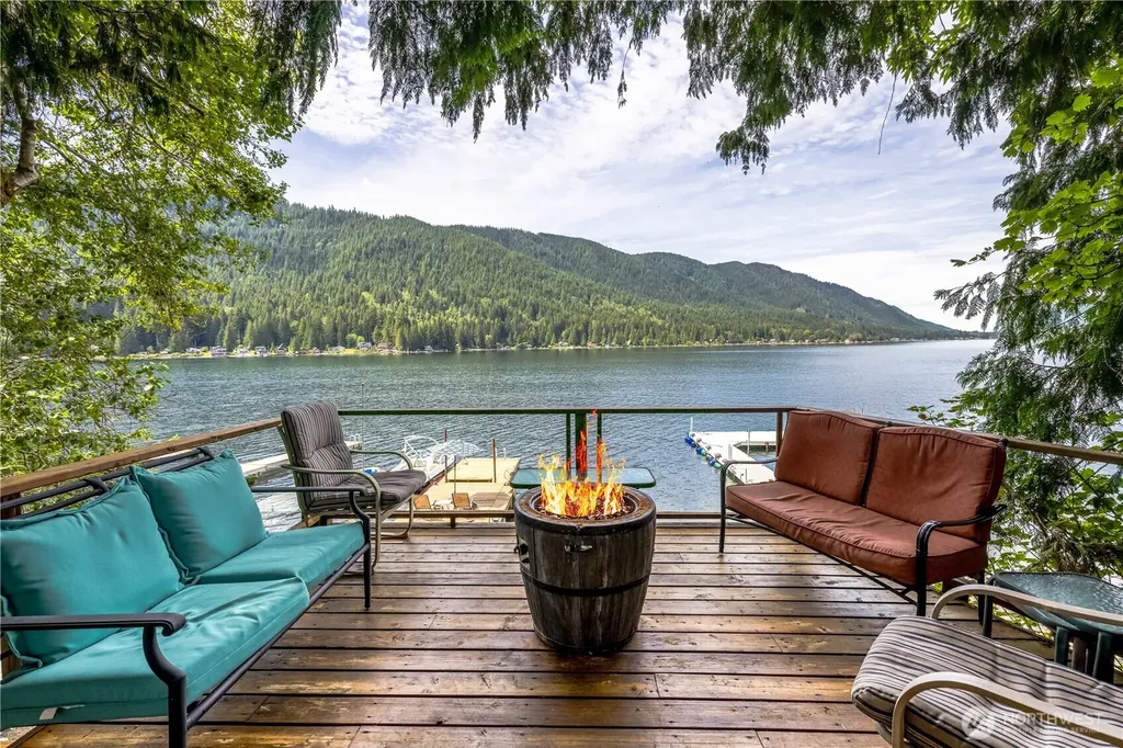 35030 North Shore Drive Mount Vernon WA 98274