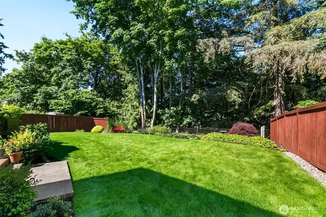 2715 17th Avenue Ct SW Puyallup WA 98371
