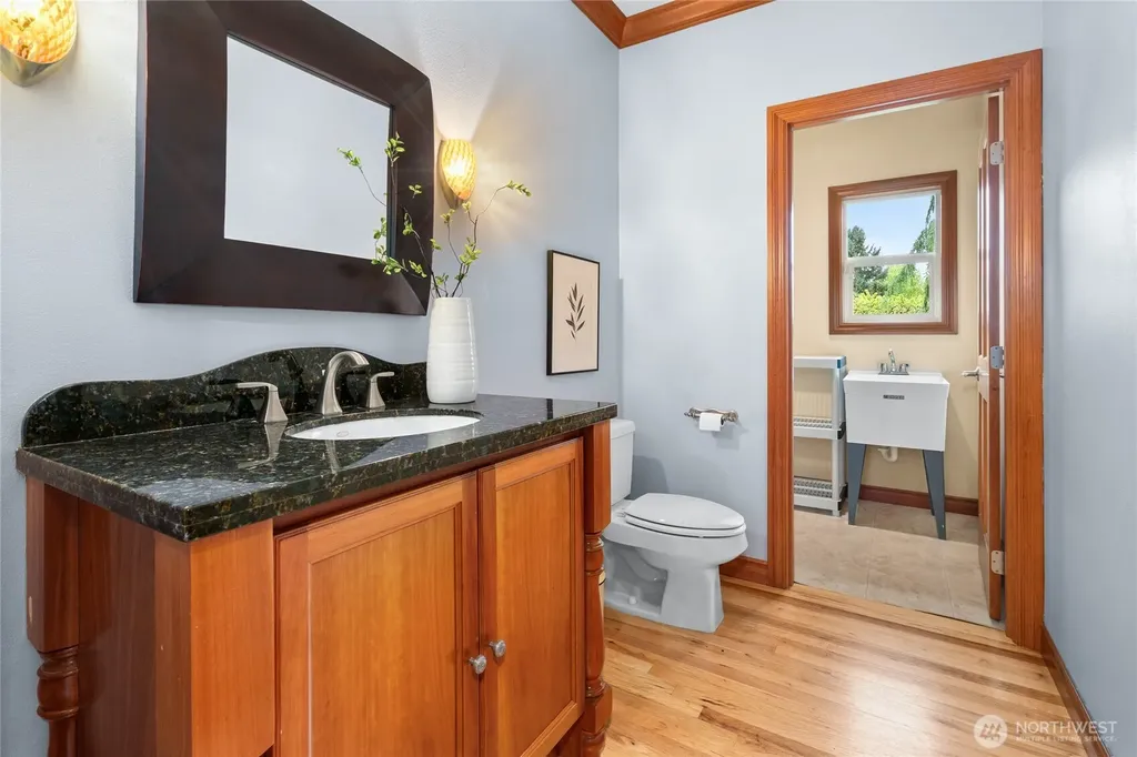 6317 NE 138th Place Kirkland WA 98034