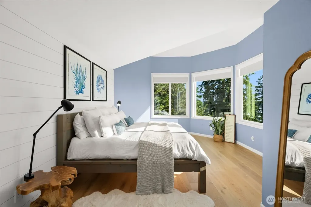 768 6th Avenue Fox Island WA 98333