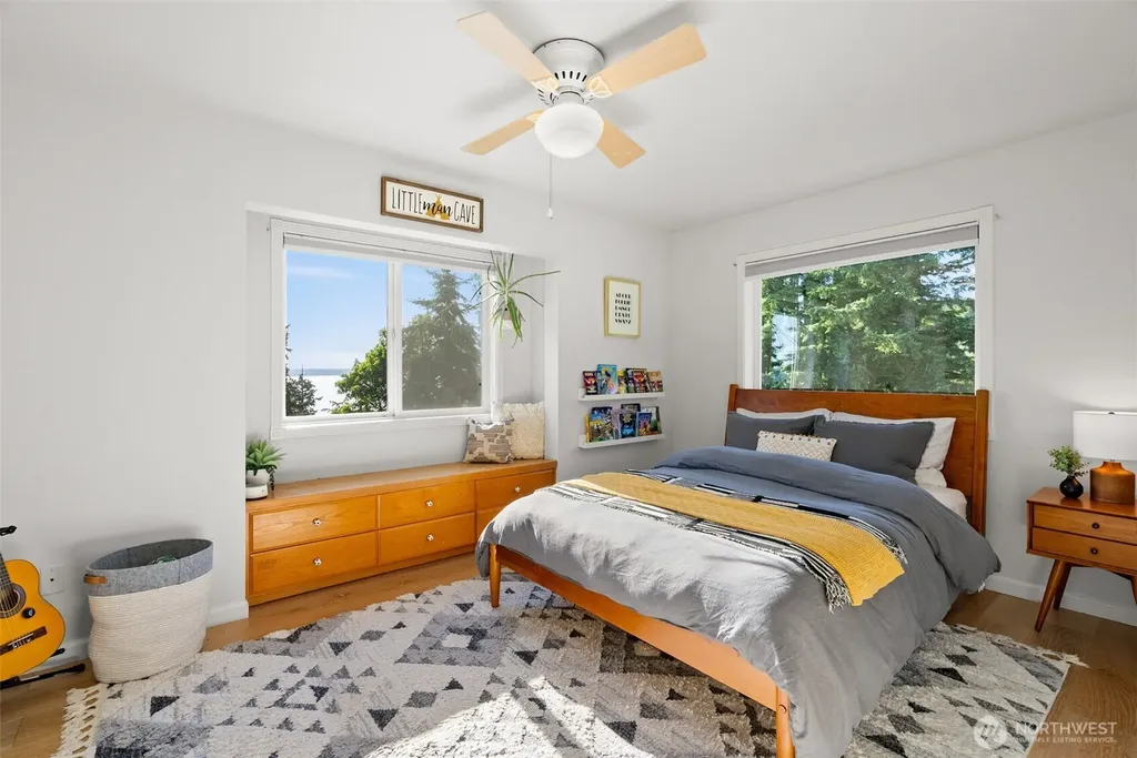 768 6th Avenue Fox Island WA 98333