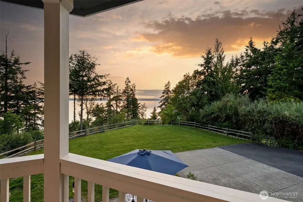 768 6th Avenue Fox Island WA 98333