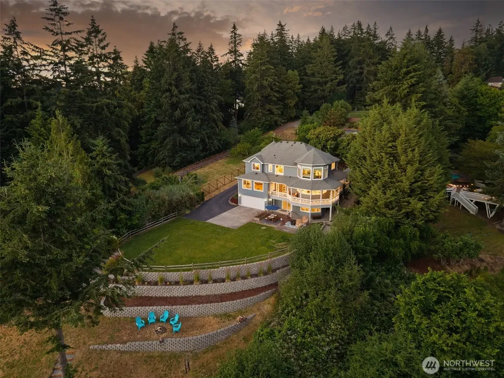 768 6th Avenue Fox Island WA 98333