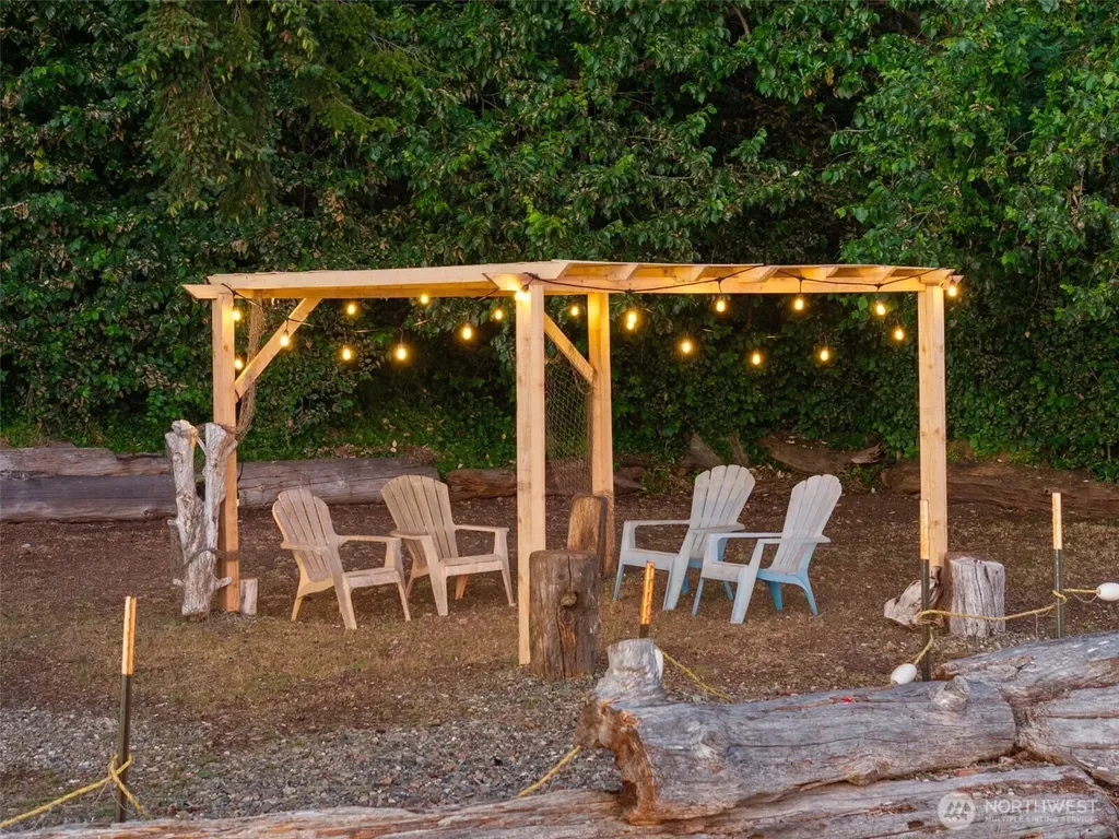 768 6th Avenue Fox Island WA 98333