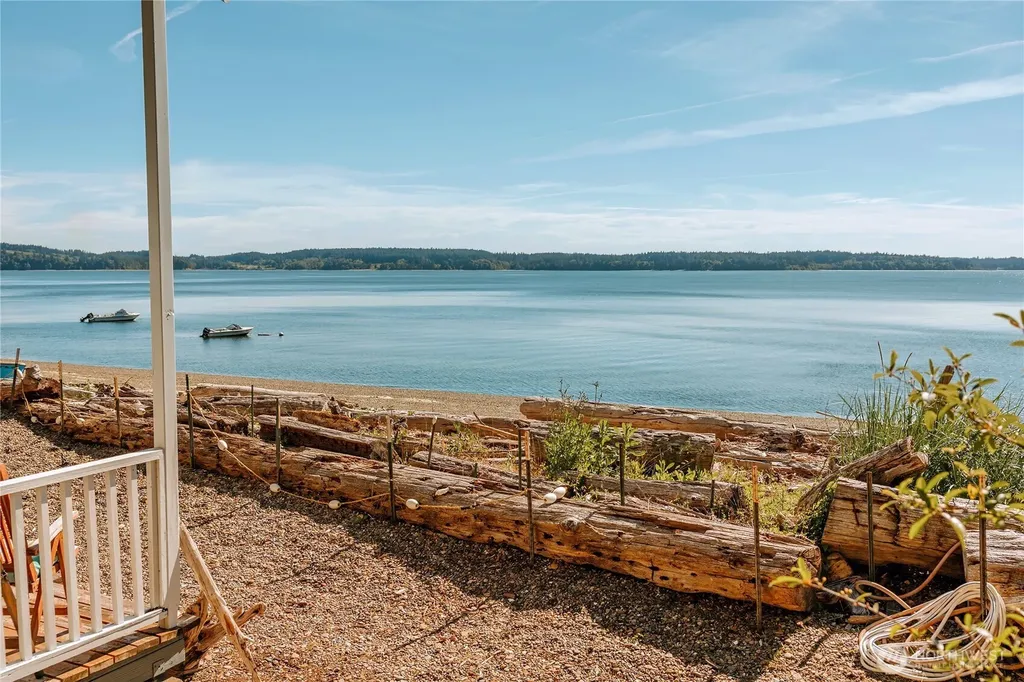 768 6th Avenue Fox Island WA 98333