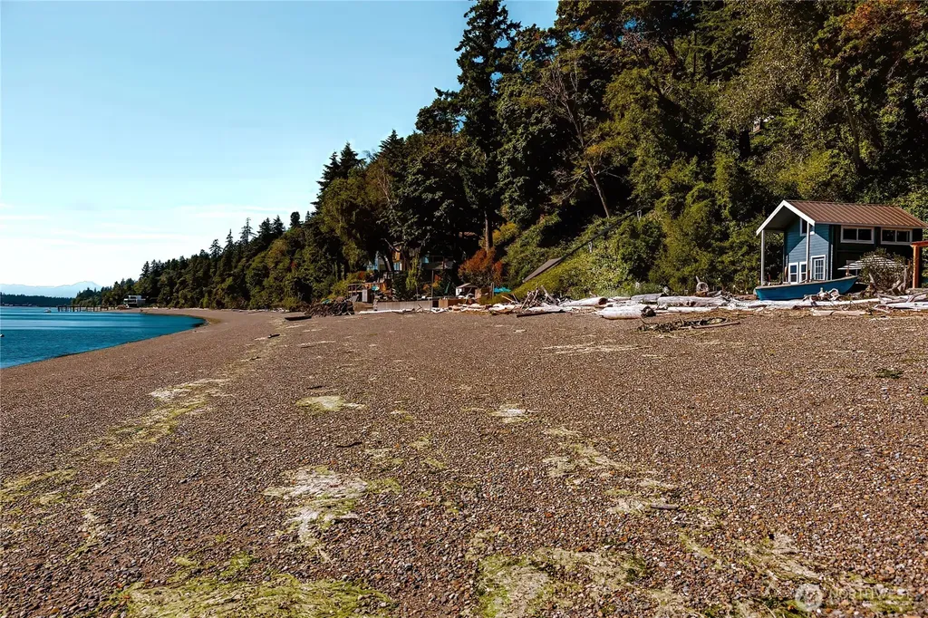 768 6th Avenue Fox Island WA 98333