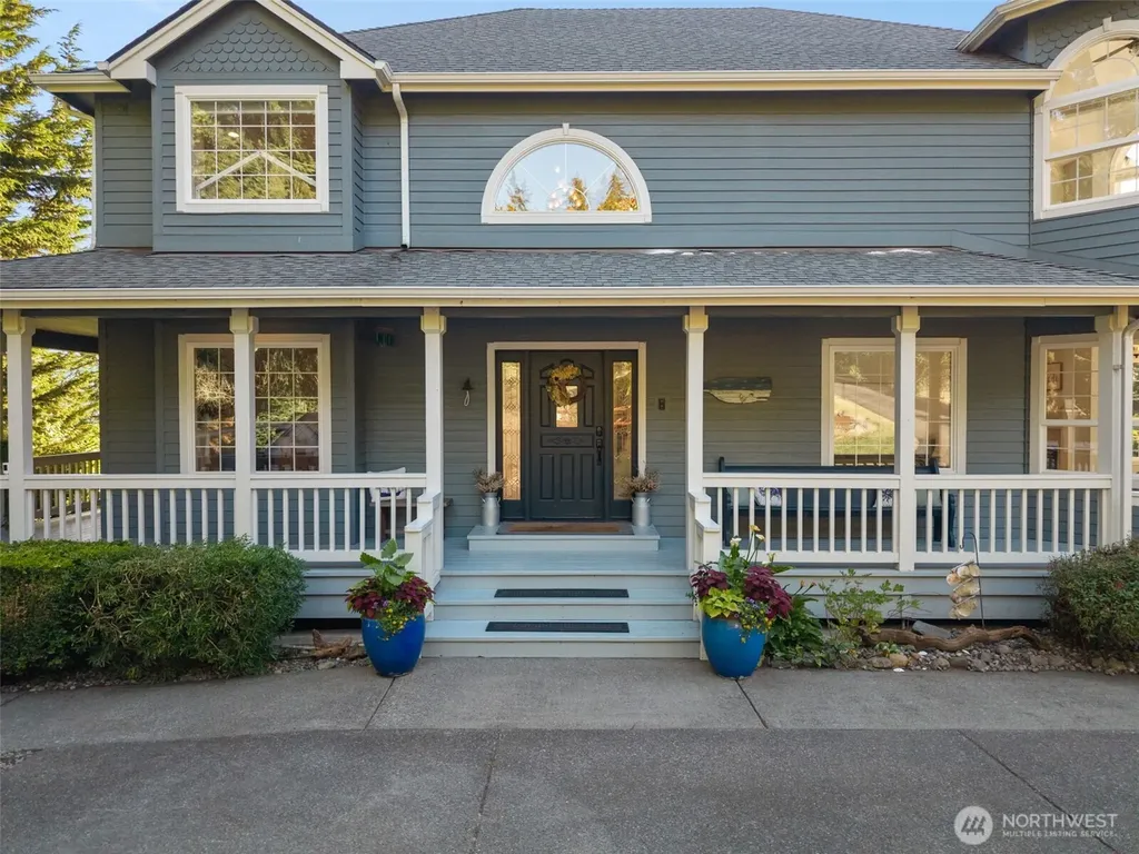768 6th Avenue Fox Island WA 98333