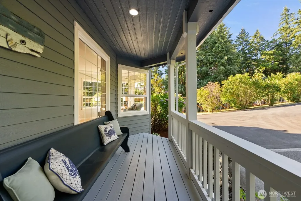 768 6th Avenue Fox Island WA 98333