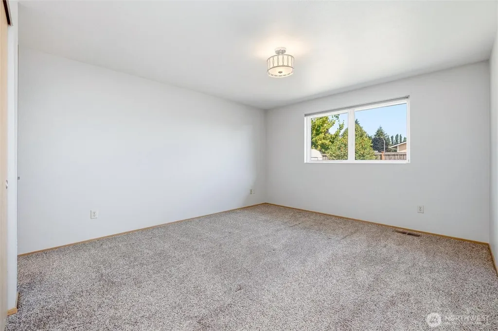 1215 E Gilkey Road Burlington WA 98233