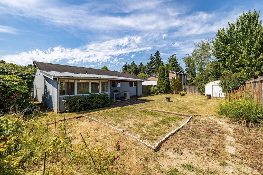1215 E Gilkey Road Burlington WA 98233