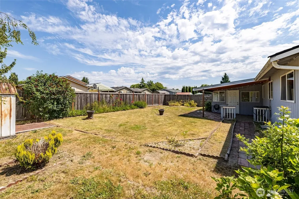 1215 E Gilkey Road Burlington WA 98233