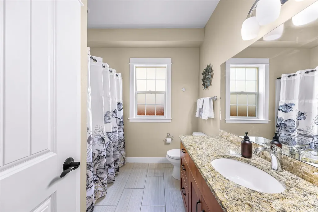 2165 Littlefield Court Lynden WA 98264