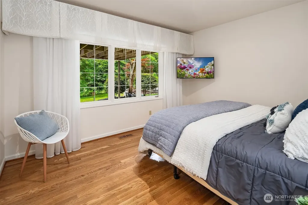 3816 140th Avenue NE Bellevue WA 98005